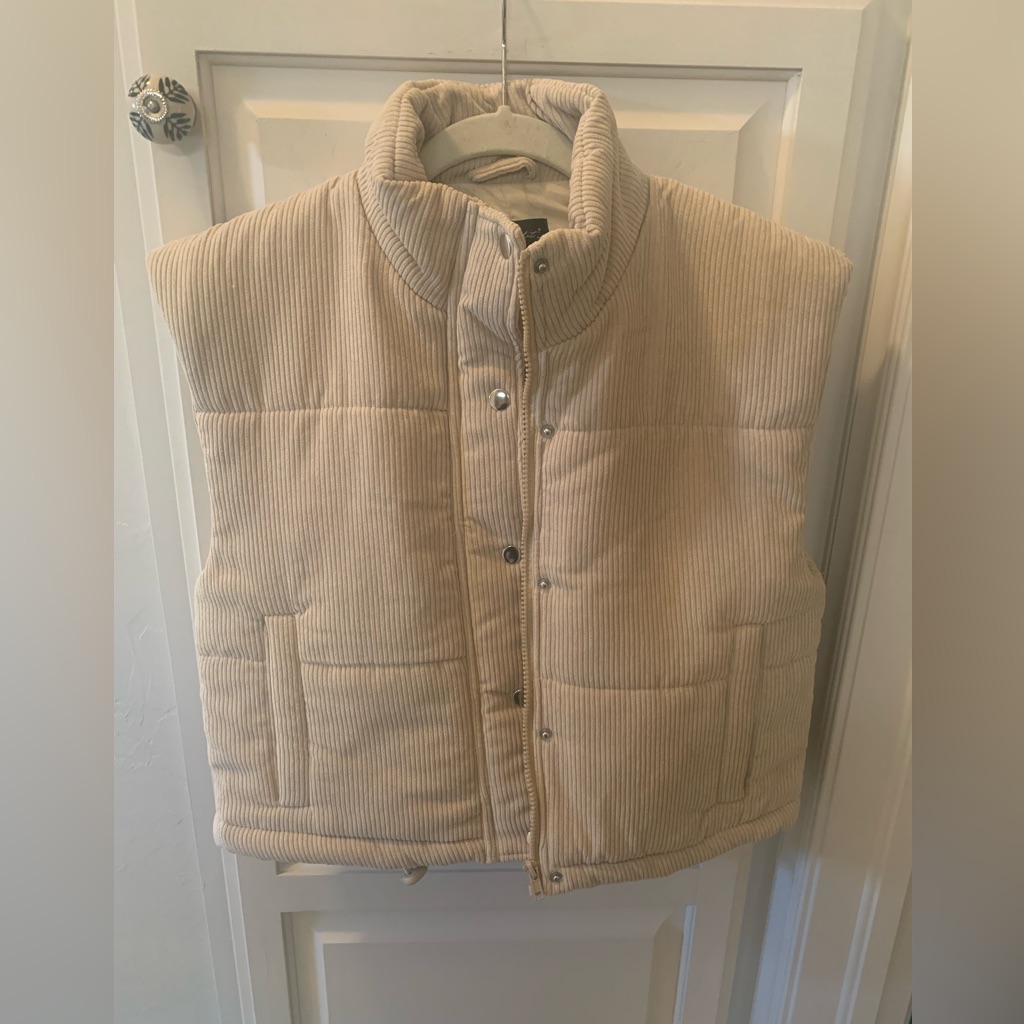 Vest Nwt
